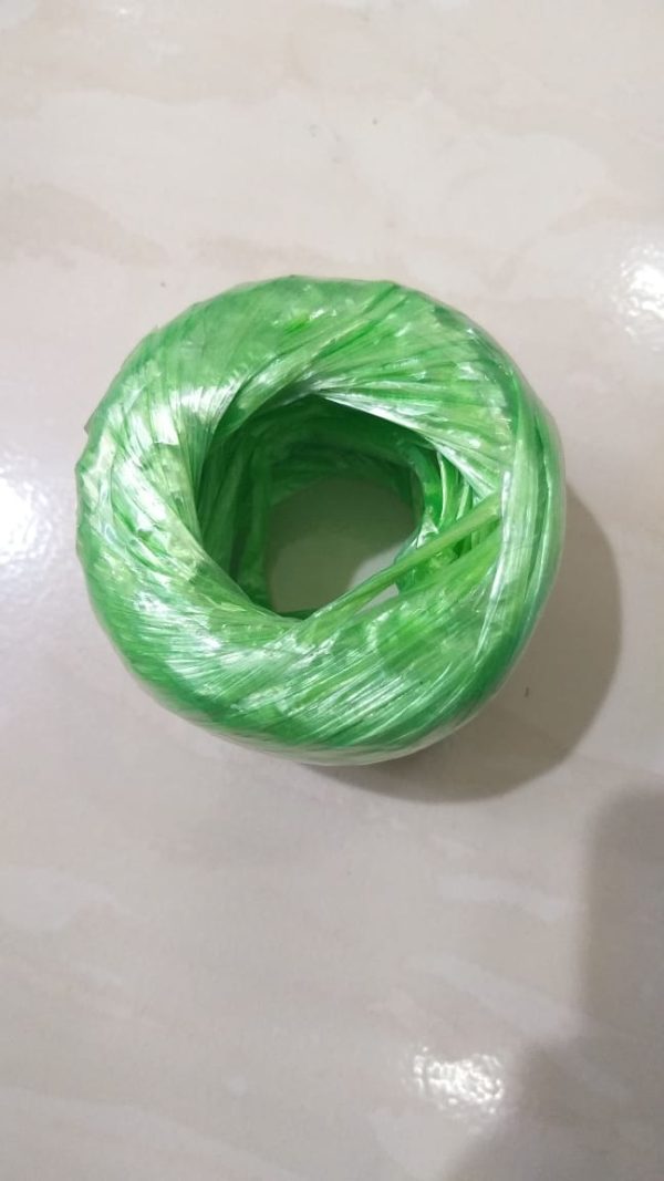 خيوط بلاستيك