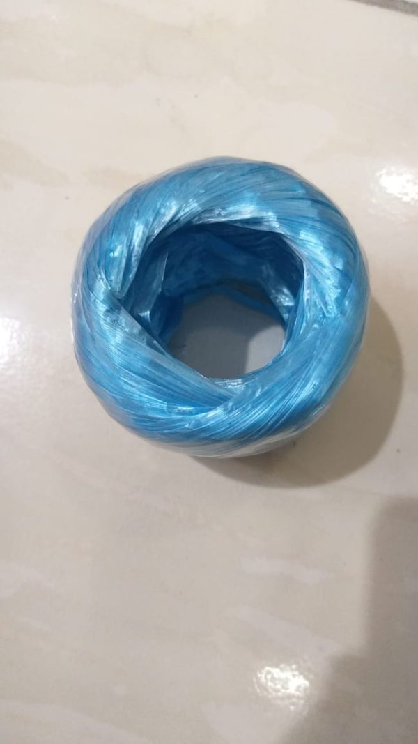 خيوط بلاستيك